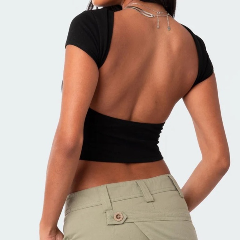 backless black top